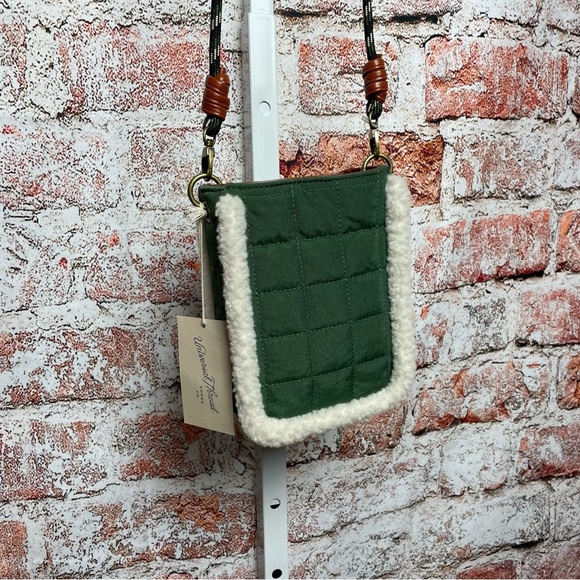 Universal Threads Winter Quilted Sherpa Crossbody - Picture 2 of 7